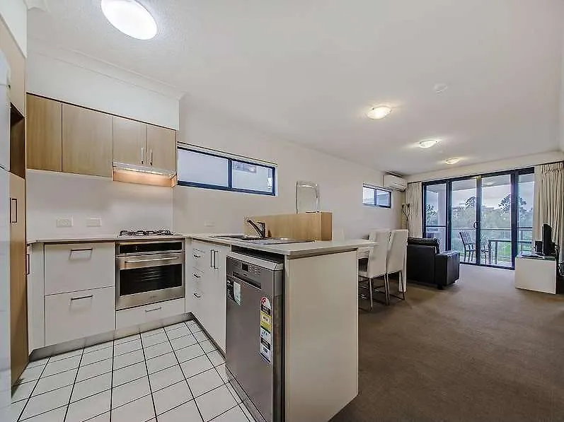 **** Aparthotel Inn On The Park Apartments Brisbane Australia